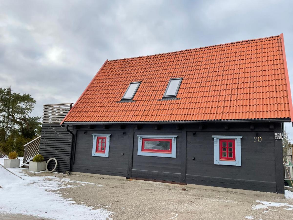 Hoegklint Roevar Liljas Apartment VBY Buitenkant foto