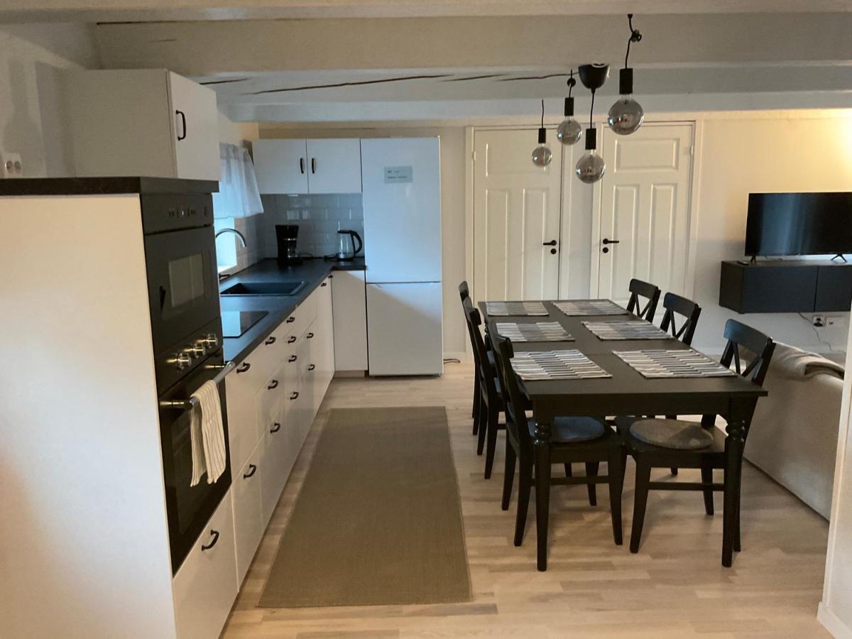 Hoegklint Roevar Liljas Apartment VBY Buitenkant foto
