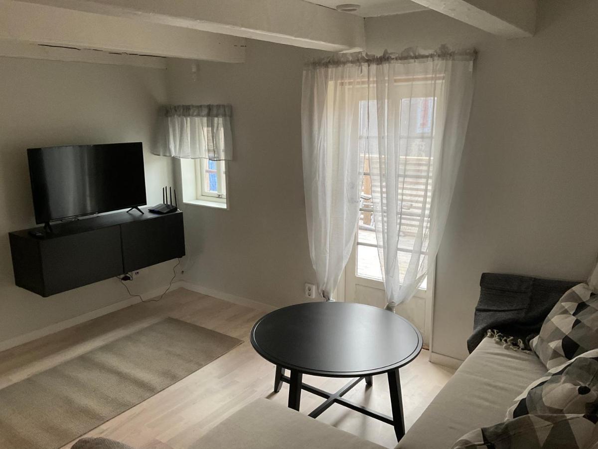 Hoegklint Roevar Liljas Apartment VBY Buitenkant foto
